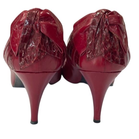 Stuart Weitzman Mr. Seymour Burgundy Red Retro 90s Bow Croc High Heels Size 7 - Picture 4 of 9